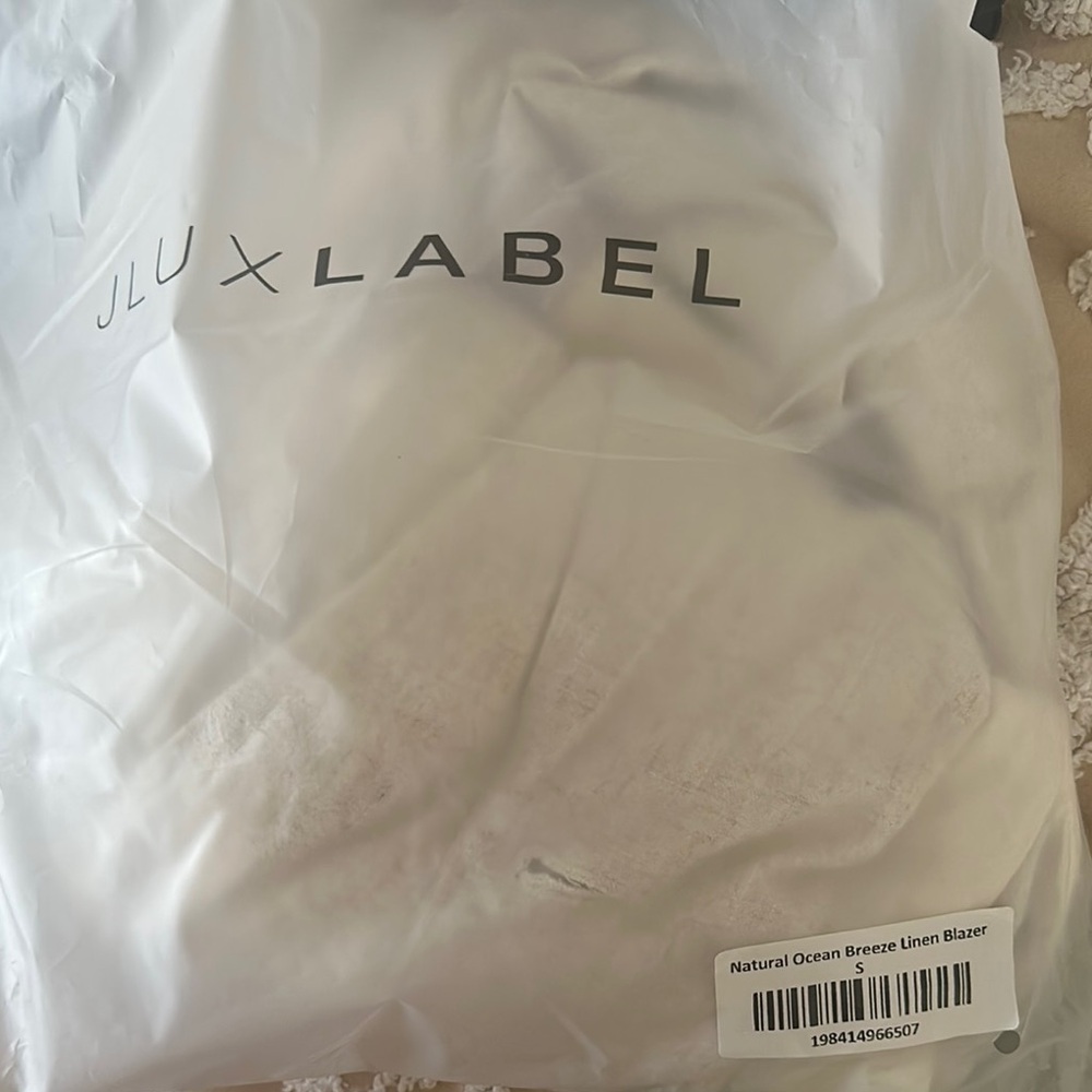 Linen Blazer - Picture 3 of 3